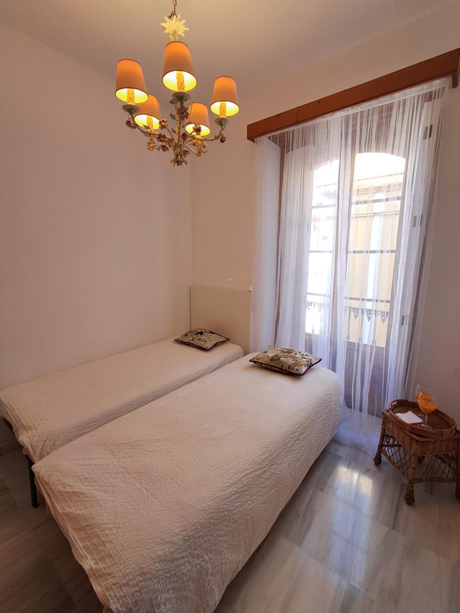 Apartamentos Almirante Hoyos Sevilla Eksteriør billede