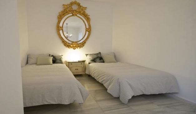Apartamentos Almirante Hoyos Sevilla Eksteriør billede